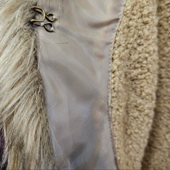 Apt 9 Tan Vest with Faux Fur Trim Women's Size Large - Picture 11 of 12